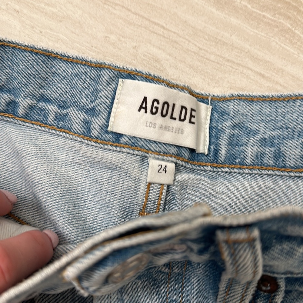 Agolde Riley Shorts in Groove - Picture 5 of 7